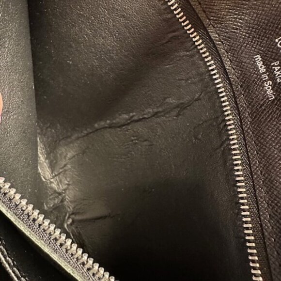 Louis Vuitton  LV Black Taiga Leather Selenga Clutch Wristlet + COA - Picture 11 of 13